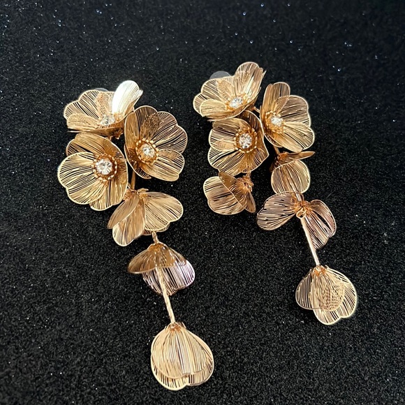Zara Kate Middleton cascading floral earrings - Picture 3 of 8